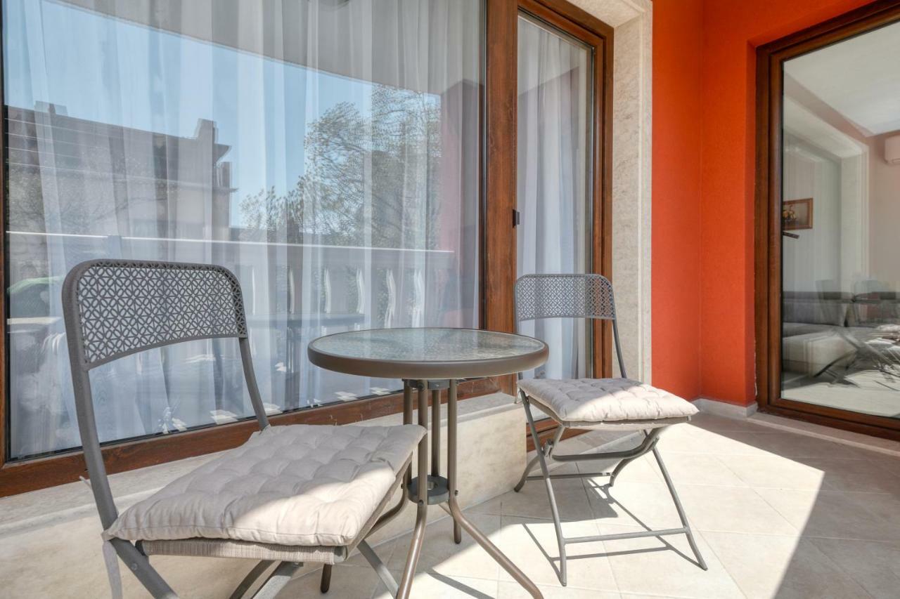 Apartment Grand Karavel Centre Varna Exterior foto